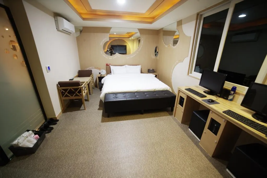 Hotel Oz Oncheonjang 부산광역시 모텔