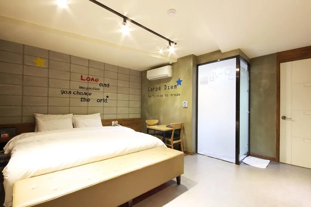 Hotel Oz Oncheonjang 釜山広域市 3*,