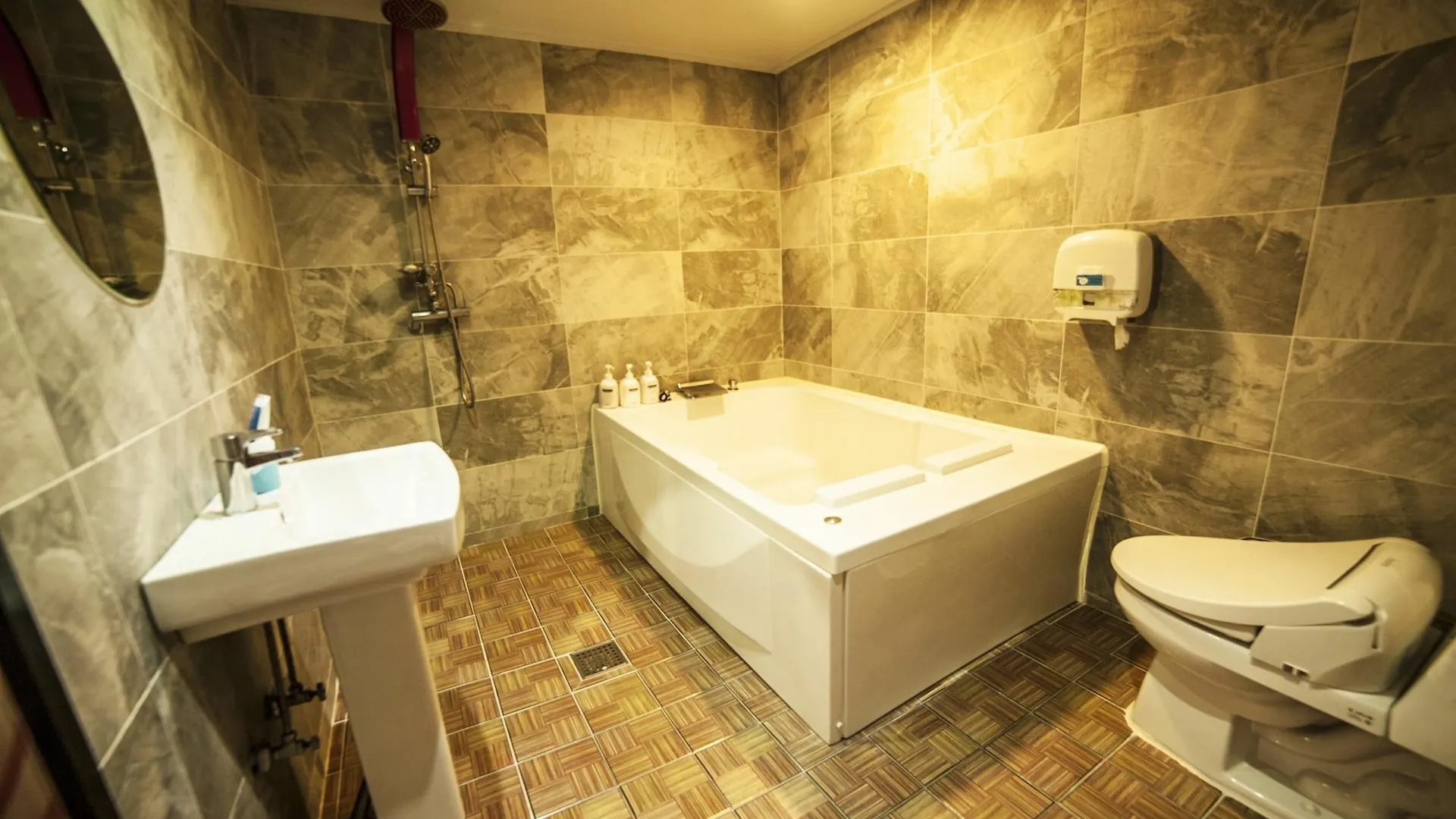 Hotel Oz Oncheonjang 釜山広域市 モーテル